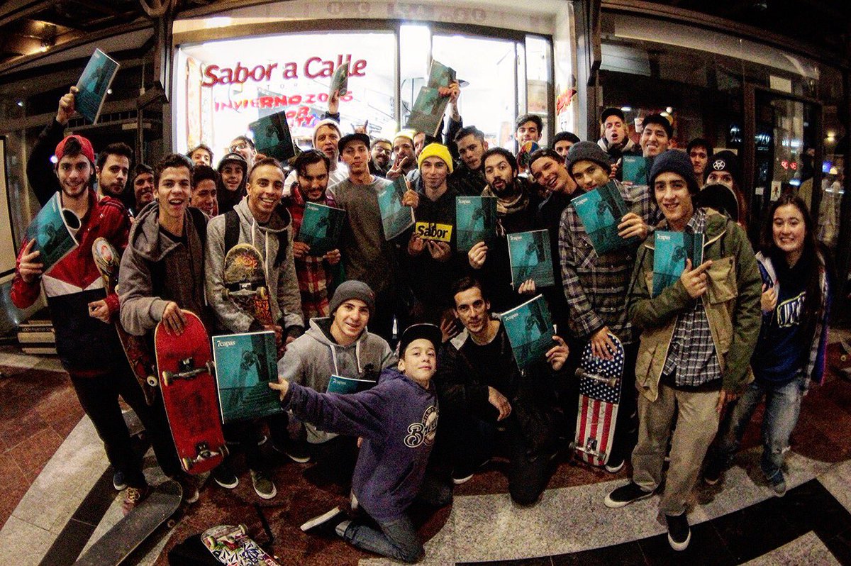 7capasMag's tweet photo. Toda la banda de @SaboraCalleSK8 en Córdoba #saborstore https://t.co/HJtDtLQnqR
