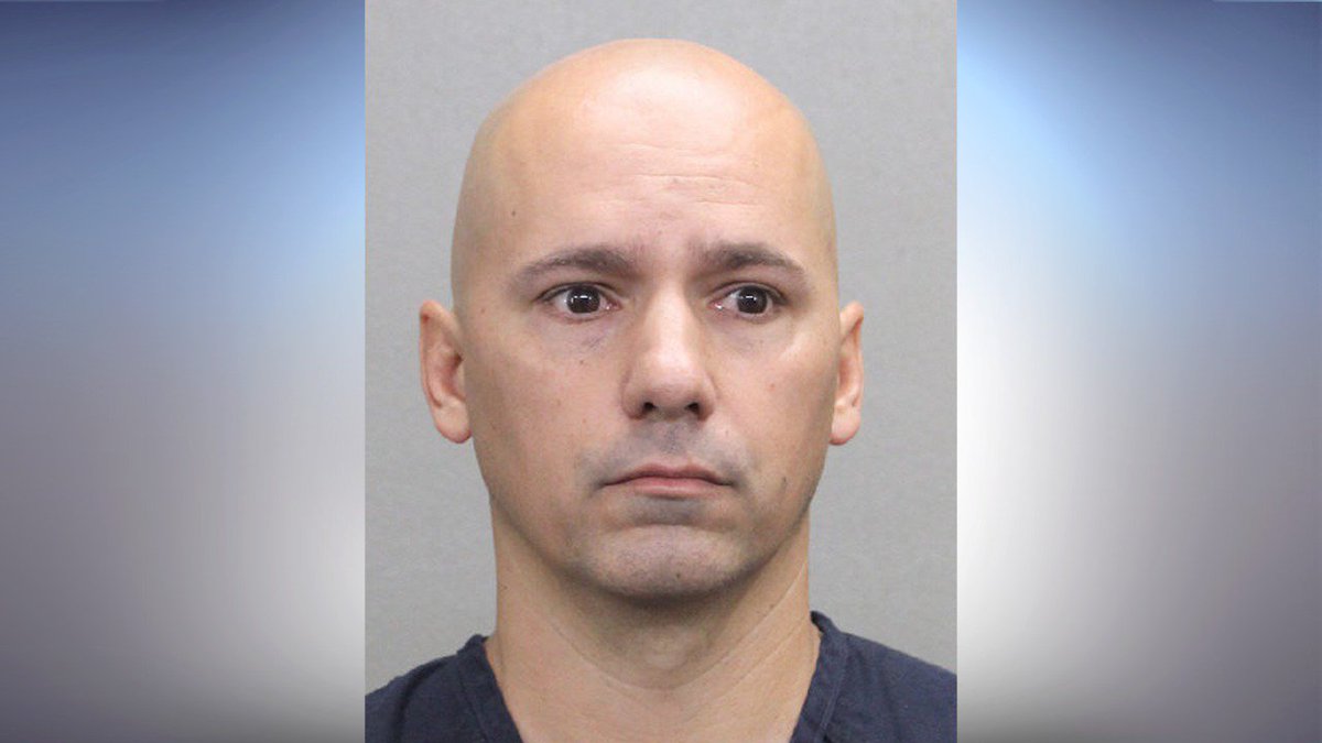 BREAKING: BSO sergeant arrested on child porn charges dies after shooting self local10.com/news/sgt-kreg-… https://t.co/W5k3PMlAZK