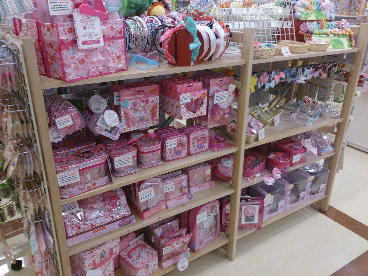 Abcパレード博多店 レイスの子供用化粧品 スモールレディ キューティーハート の商品を揃えましたよ