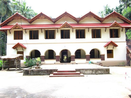 KeralaTourism's tweet photo. Walk towards the glorious past of Kumbla Kings #Maipady Palace #Kasaragod https://t.co/P9G66FhWxB