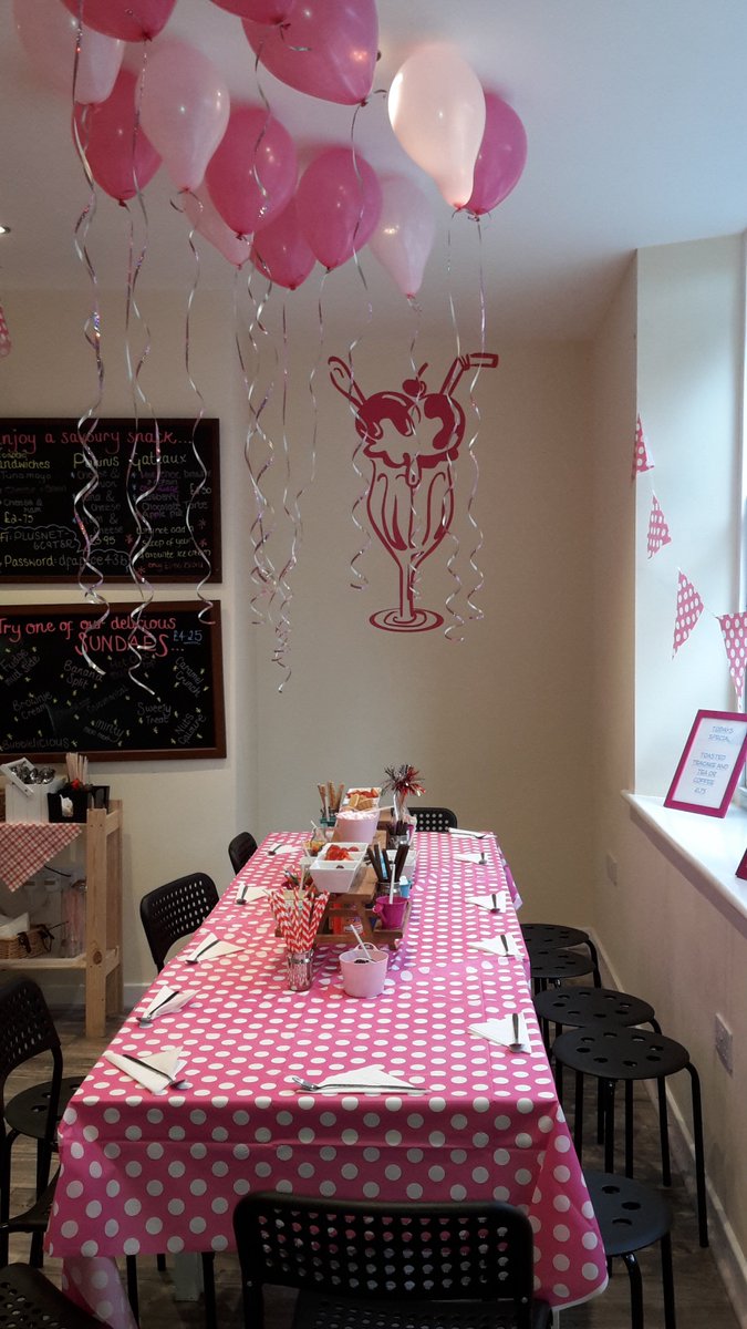 Ice cream party at Molly moos #partyideas
#Hexham #children

Call me to book yours