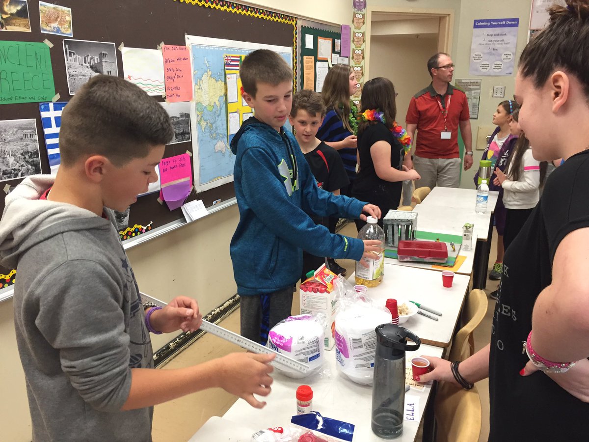Grade6GL's tweet photo. Enjoying some amazing Social Studies from Mr. Well's class! https://t.co/5JhPfgRS8r