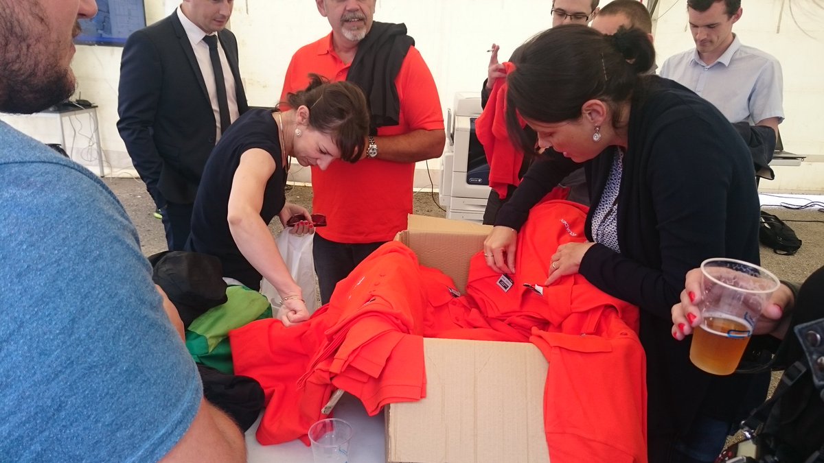 la_qug's tweet photo. #JPOEquadex on attend plus que François bayrou #orange https://t.co/kMoPTNZDt8