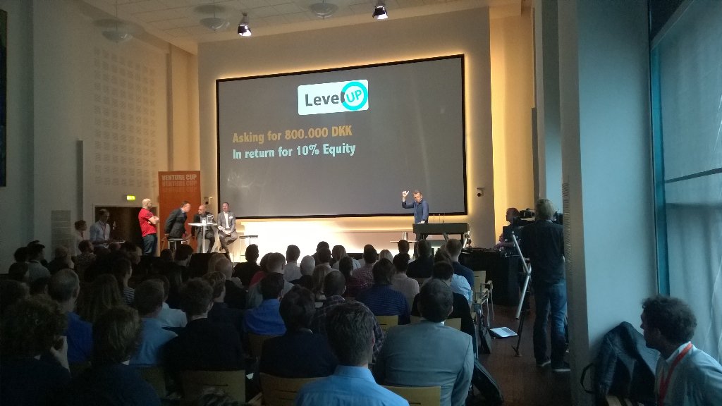 frontiersci's tweet photo. #VentureCup #alumni ontage in #alumni #battle #LevelUp #CumulusBio, #HoloHacks #VR #football #recording #startups https://t.co/eAXGfTsEXa