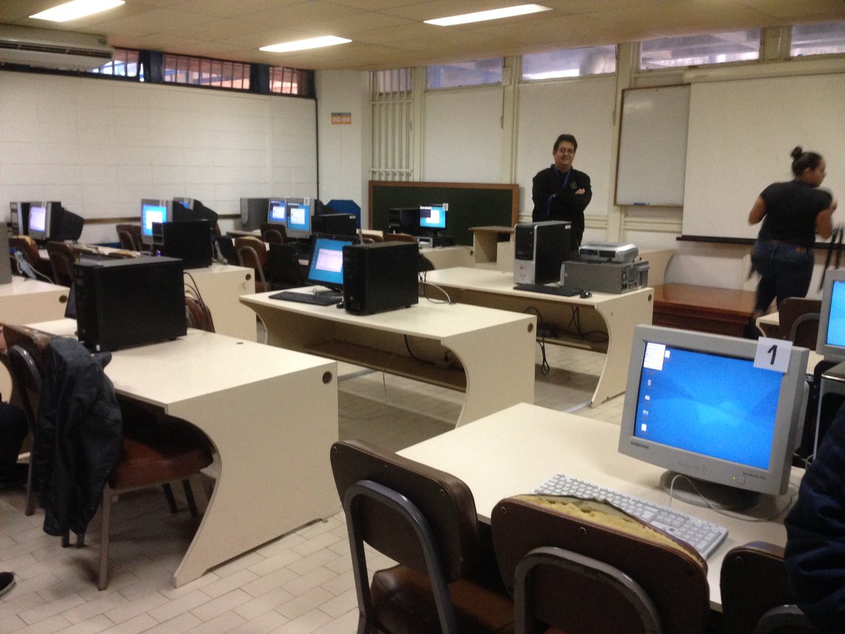 IngenieriaULA's tweet image. Por iniciar @programatonULA. Deseamos éxito a todos sus competidores💾💽📲