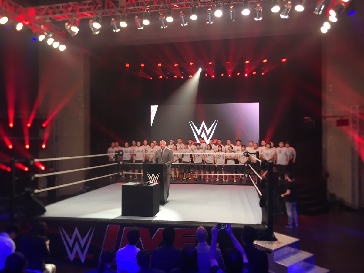 TripleH tweet picture