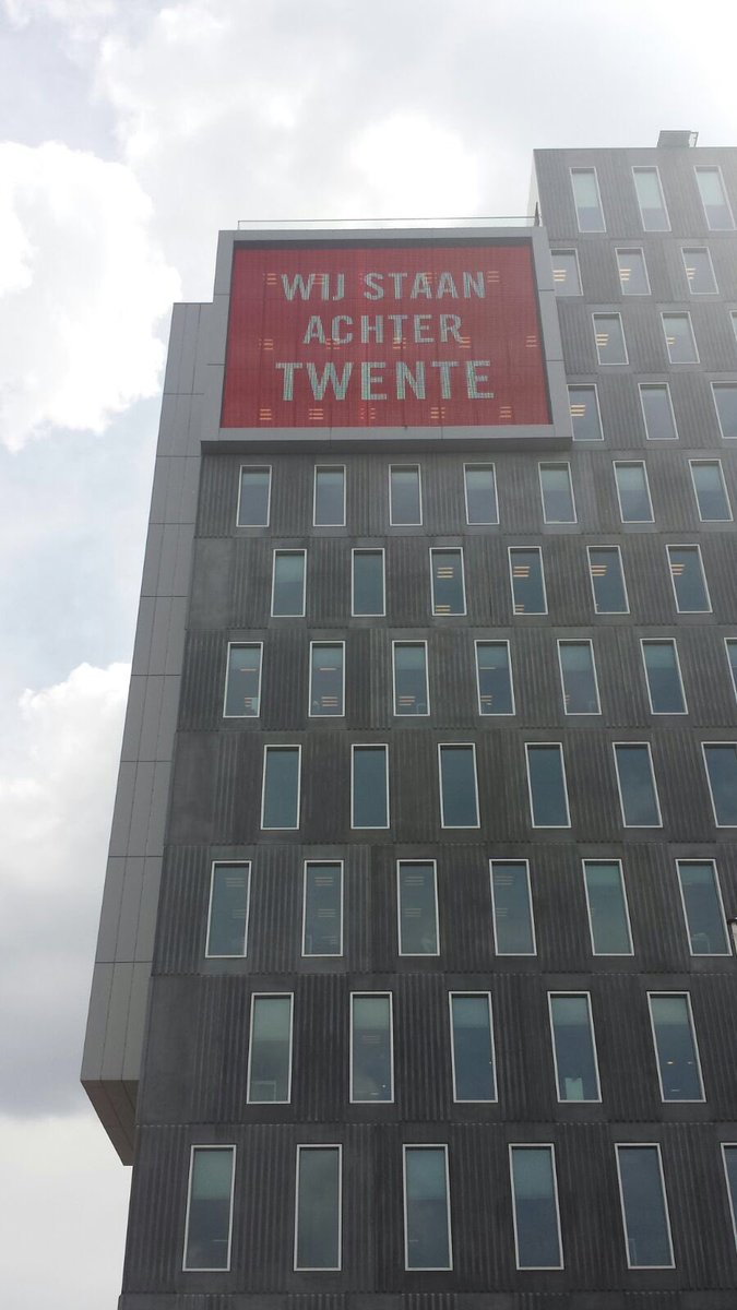 Cesarine_R's tweet photo. Wij staan achter TWENTE #fctwente wij dus ook #odingroep https://t.co/8ESh8NpRlH
