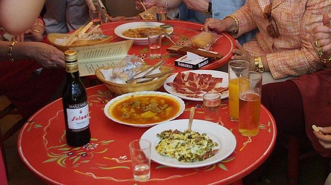 FeriaCorpus's tweet photo. Nos encantan los almuerzos de #Feria. #Corpus #Granada https://t.co/MrBF5jRAzk