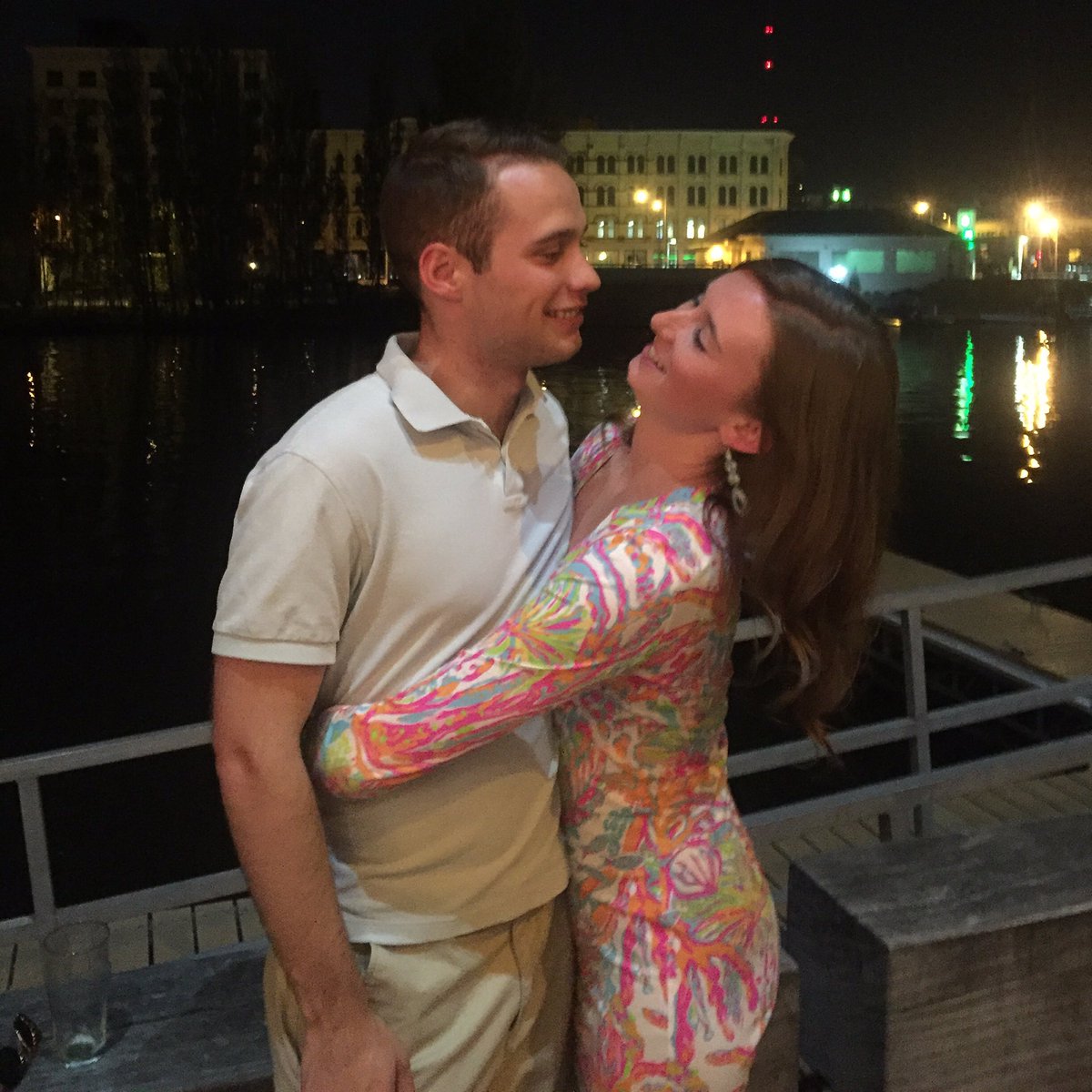 KaterTater11's tweet photo. Alright @vebeacom enough traveling the world, time to be back in my arms in MKE! https://t.co/2v5FzGUuRQ