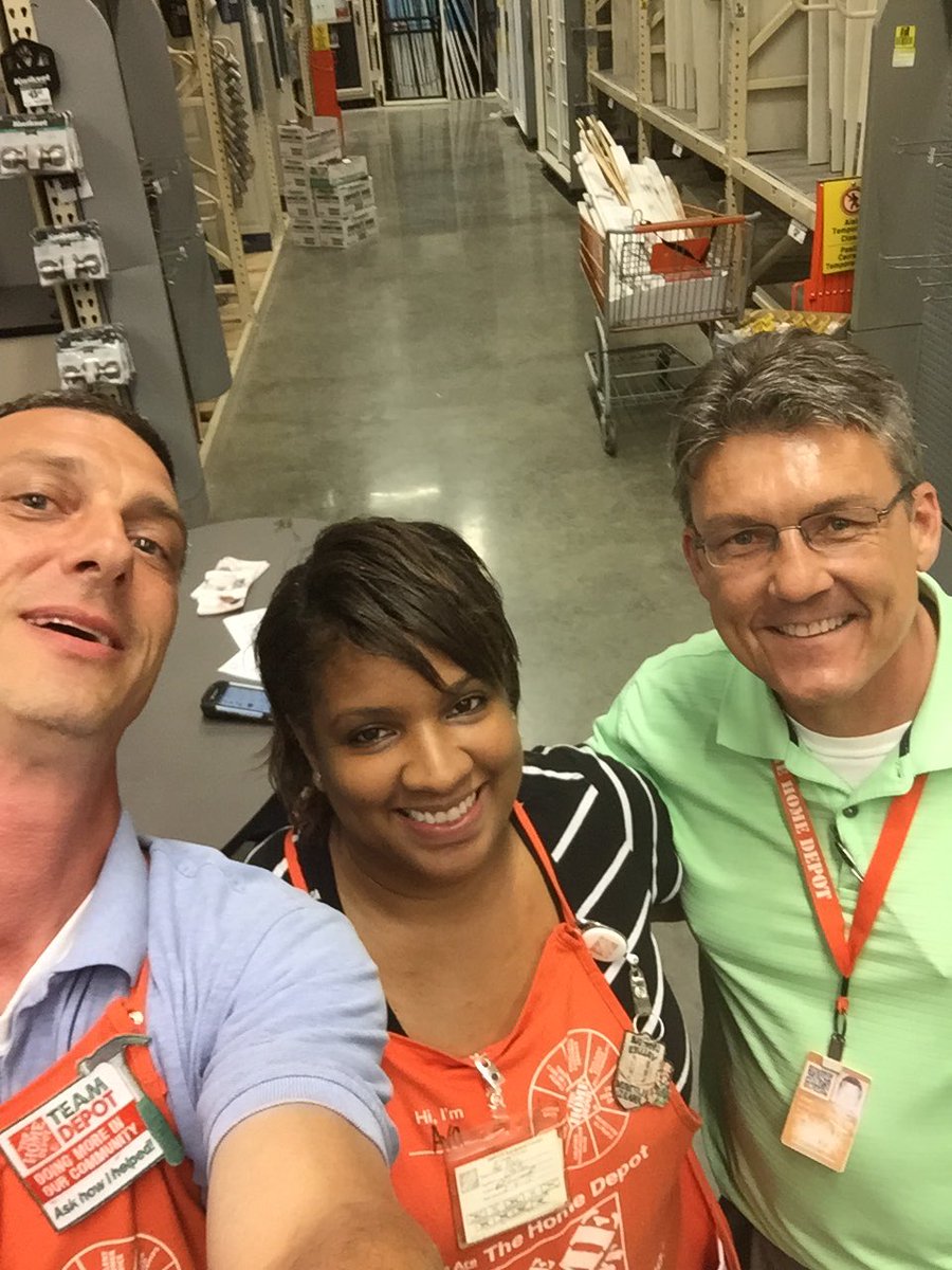 CockeMayo's tweet photo. A huge Thanks to John Katalik with HDE. Thanks for the time with the 2912 team. We're ready to feed the beast. https://t.co/k4FAuqyae6