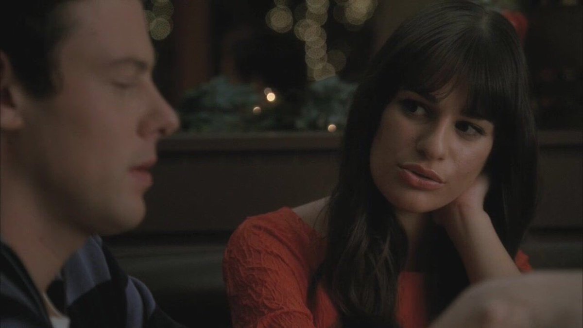 n25glee's tweet photo. #gleeの思い入れが強い曲 Without You かな？
Rachelの美声はもちろんだけど、だんだんFinnの表情が明るくなってくとことか、見つめ合ってるKlaineとか 手にぎってるBrittanaとか 全部が素敵💖 https://t.co/WuYHSIwsJy