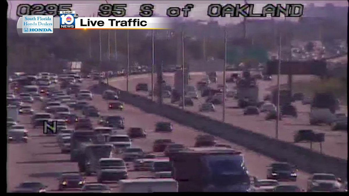 Crash on I-95 SB and Oakland Park Blvd #TRAFFIC https://t.co/9OvwFmnNrs