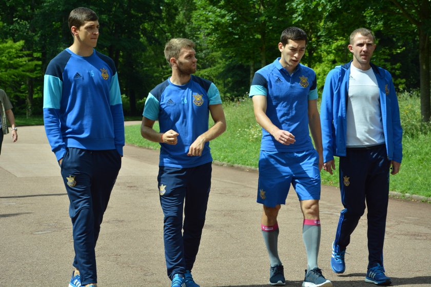 UEFAcomBogdanB's tweet photo. #UKR players on the walk in Lyon before #UKRNIR  @UEFAEURO #ТвояЗбірна https://t.co/6Y1sH5s7Is