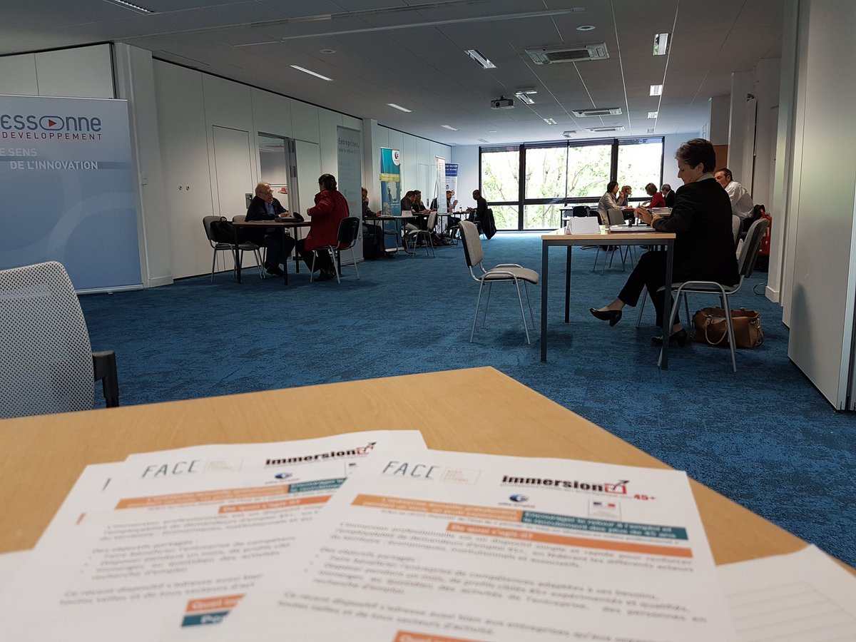 Forum emploi seniors à la chambre des métiers et de l’artisanat d'Évry. #insertion #emploi #seniors #entreprise