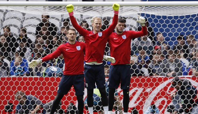 StrengthInDepth's tweet photo. When Bale gets a free-kick on the edge of the box... https://t.co/bSaRmeW9aY