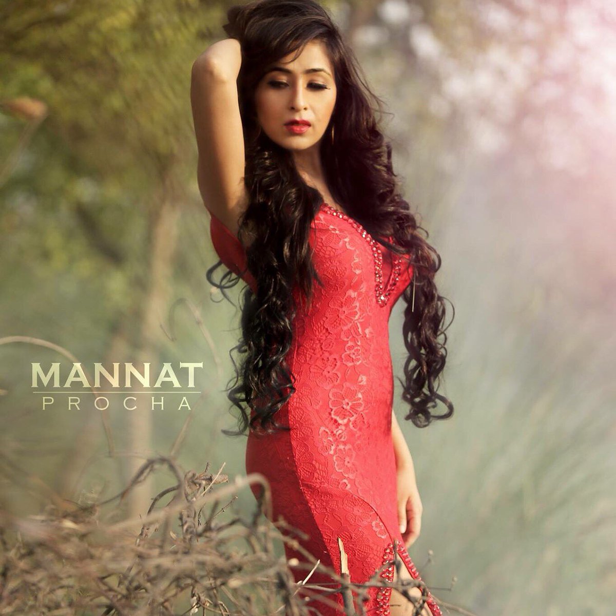 iammannatkaur's tweet photo. sheesha ban channa mere samane khalo ....pata bhe na lage assi ek aa k do #mannatprocha https://t.co/qZeMLrSlG2