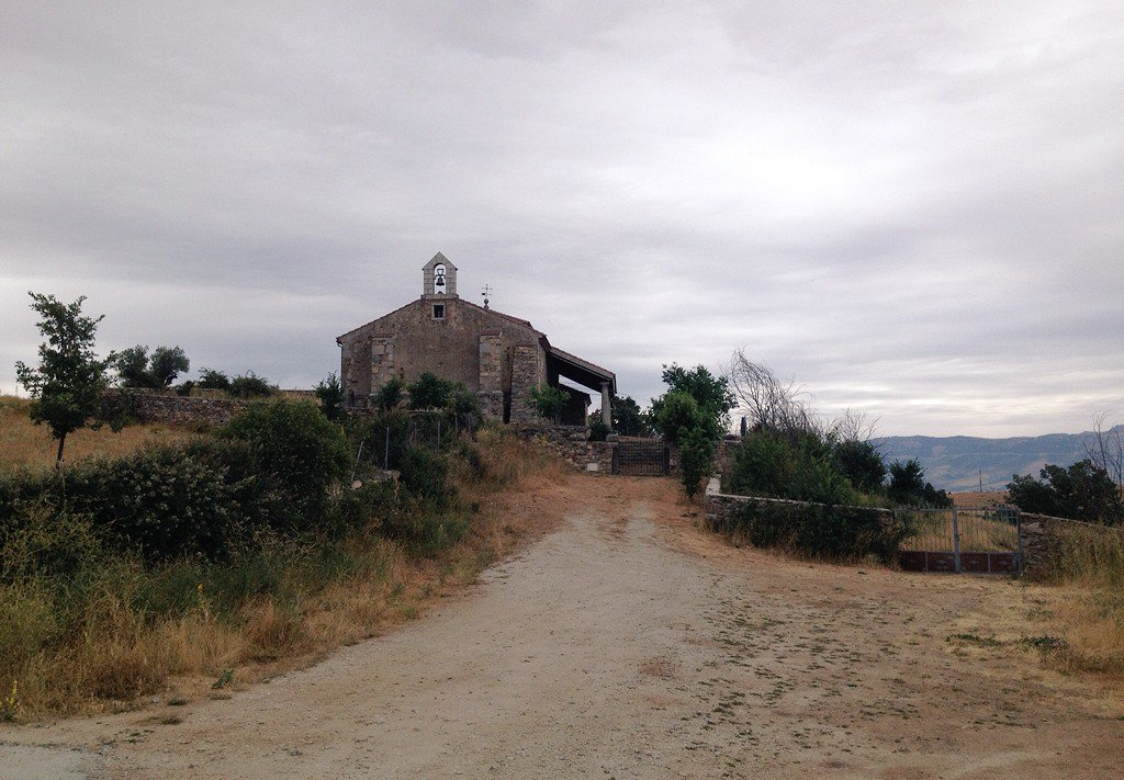#Belleza es juntar una ermita y un nublado...