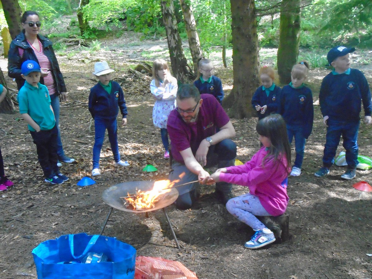 OPAYear2's tweet photo. Toasting marshmallows! #BotanicGardens https://t.co/BJnwc6lzJ7