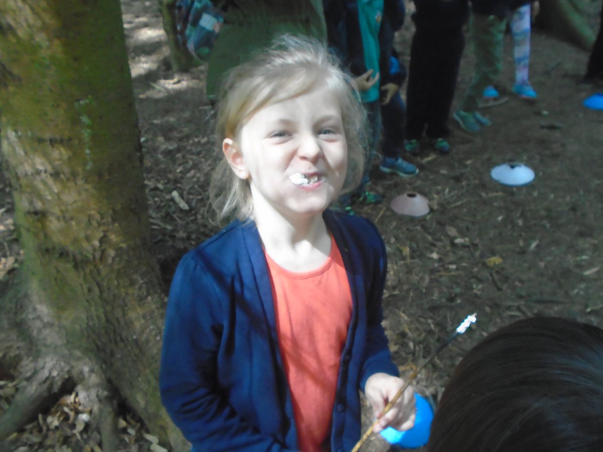OPAYear2's tweet photo. Enjoying marshmallows!  #BotanicGardens https://t.co/cqyaPwQXgN