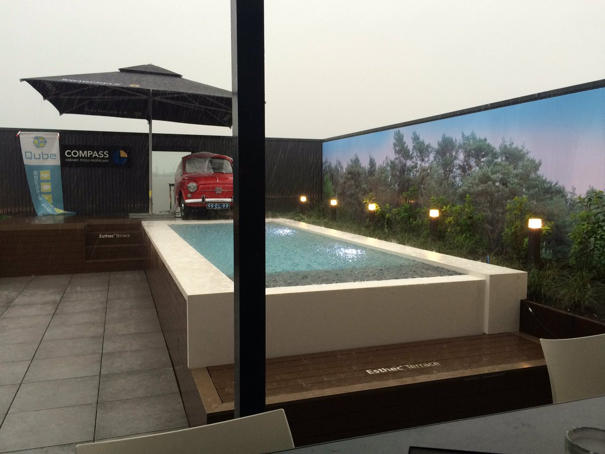 CompassPoolsNL's tweet image. #design @Standehaas en @CompassPoolsEu a #infinitypool from compasspools @theartoflivingW