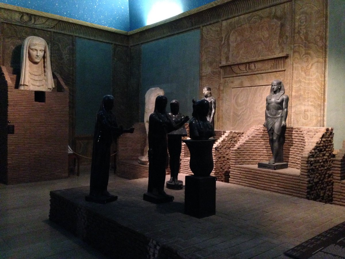 MindTheGuide's tweet image. #Vatican Museum Tour. Night time is better!