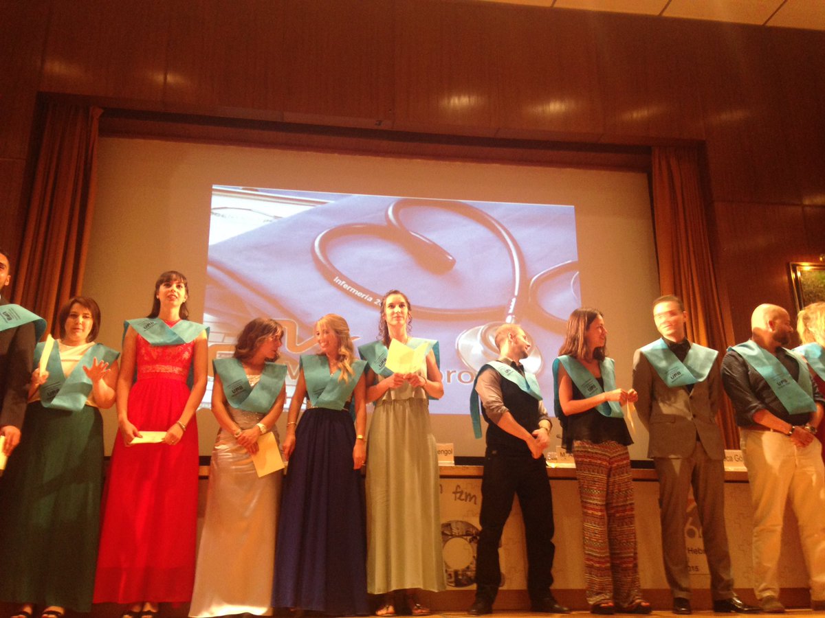 mabarbaf's tweet photo. Acte final de grau infermeria UAB IV promoció. Moltes felicitats! #infermeriahvh @hvhebron https://t.co/1jy8bG3kzh