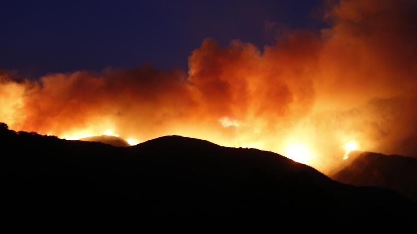 latimes's tweet image. A fire burns near Santa Barbara lat.ms/1Pw9afh