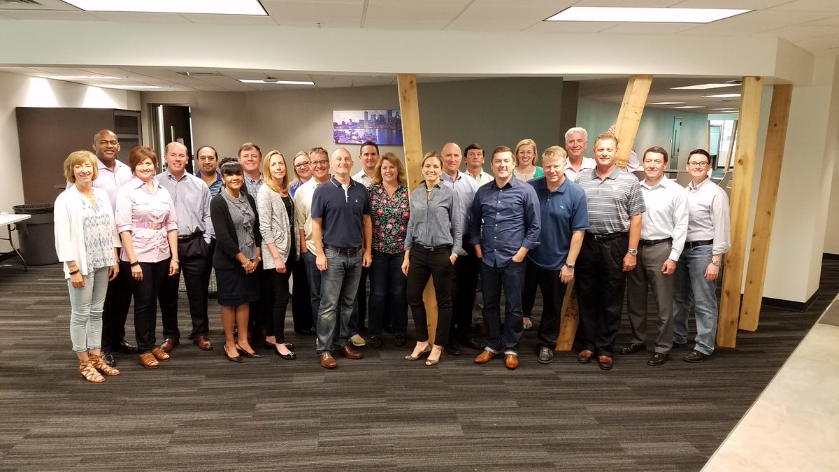 OwnTheRoomNOW's tweet photo. Spent 2 days in #Nashville with this energetic group of #sales leaders from @cardinalhealth  #SouthernHospitality https://t.co/evklDvgbBh