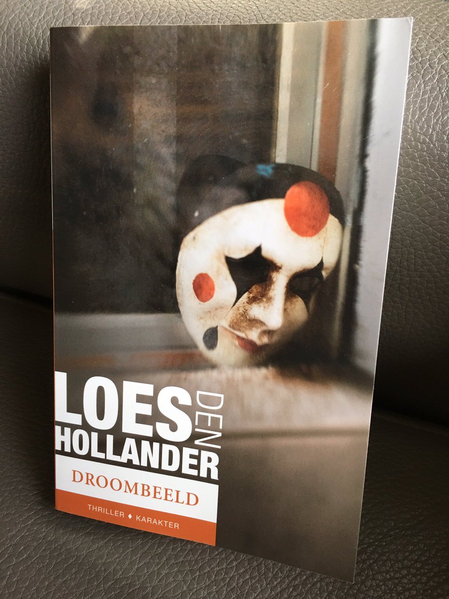boekenblog's tweet photo. Nu #droombeeld van @LoesHolland @UitKarakter lezen. Inmiddels alweer bijna de helft er op zitten. Snel verder lezen! https://t.co/uRNVcwGzp1