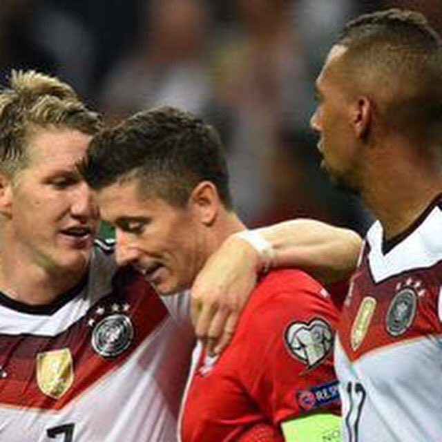 soccerskillsDE's tweet photo. Deutschland vs Polen🔥⚡️💥🔝🔝
Auf geht's Jogis Jungs 💪🏼👍🏼⚽️✌🏼️🔝#EURO2016 #Fussball https://t.co/FbHFRZ34MD