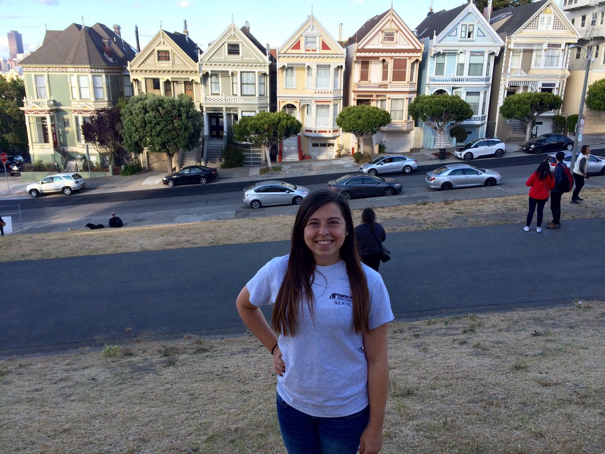 APSUChiOmega's tweet photo. Is our sister Jordyn having an awesome time in California? You got it, dude! #apsucHiOMEga https://t.co/qOaxRmK6nh