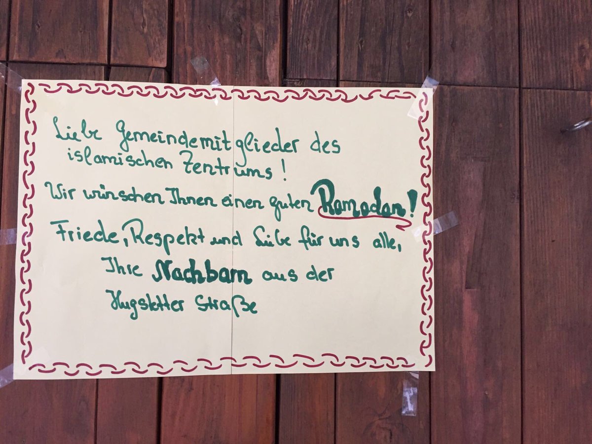 kemalerguen's tweet photo. Freiburg Şubemizin duvarına komşuları tarafından asılan anlamlı bir afiş. Sağolsunlar, sayıları artsın inşallah. https://t.co/CoWvVaqCEn