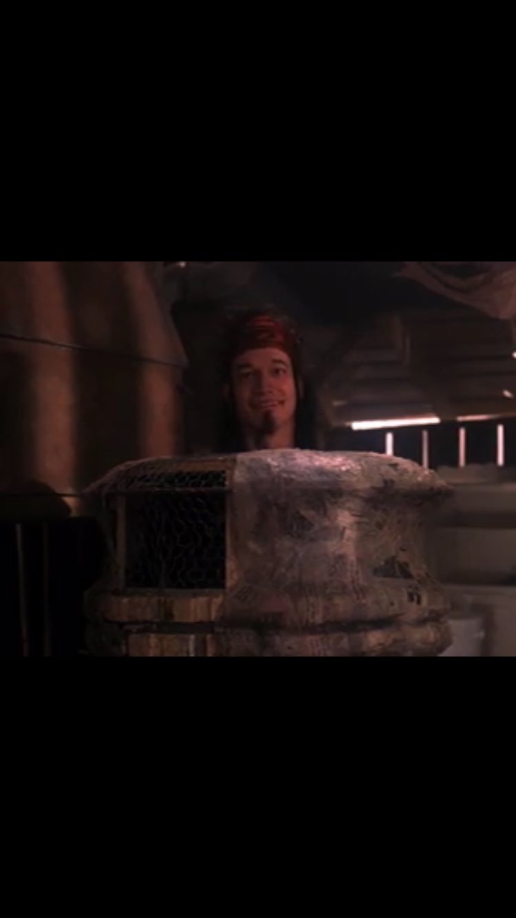 Jenni On Twitter Just Watching Twin Peaks Is This Ted Raimi In A Giant Chess Piece Groovybruce