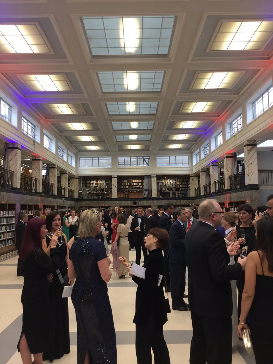 GPTWDeutschland's tweet photo. Gleich geht es los! Einstimmung auf die #GPTWPrämierung Dublin #EUBest2016 #EUConf2016 https://t.co/0JXfodSGZa