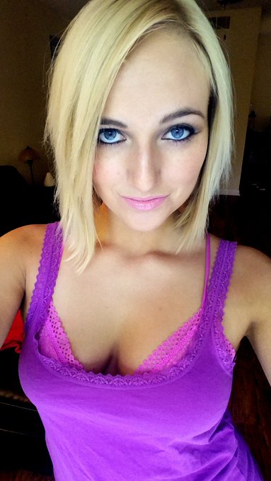 Make sure you tweet ❤️ @kateengland21 #BrandiLovesGirls @SweetHeartVids to vote! Last day of voting is<a class="tags" href="/tag/kateengland21">@kateengland21</a><a href="/tag/brandilovesgirls"class="tags">#BrandiLovesGirls</a>