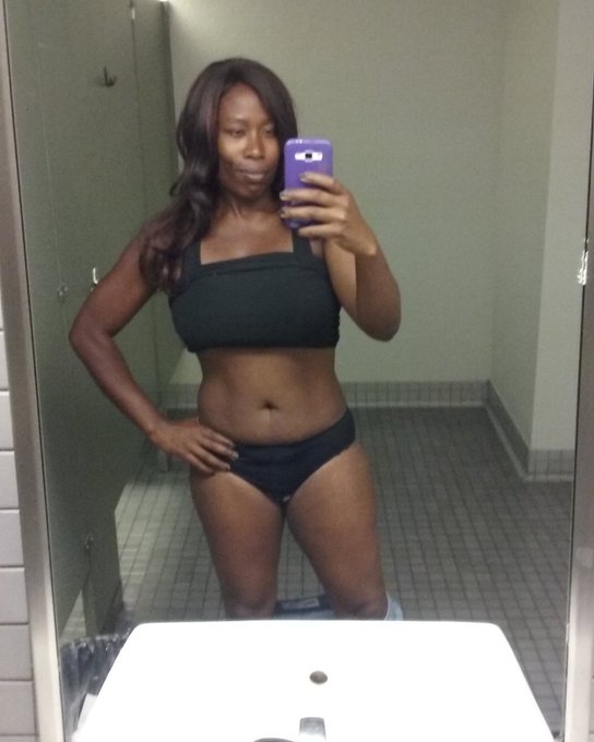 I love how my abs are improving. Time for a 30min cardio workout today #MsSammi #flexibledieting #workout<a href="/tag/workout"class="tags"><span>#workout</span></a><a href="/tag/flexibledieting"class="tags"><span>#flexibledieting</span></a><a href="/tag/mssammi"class="tags"><span>#mssammi</span></a>
