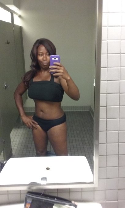 I love how my abs are improving. Time for a 30min cardio workout today #MsSammi #flexibledieting #workout<a href="/tag/workout"class="tags"><span>#workout</span></a><a href="/tag/flexibledieting"class="tags"><span>#flexibledieting</span></a><a href="/tag/mssammi"class="tags"><span>#mssammi</span></a>