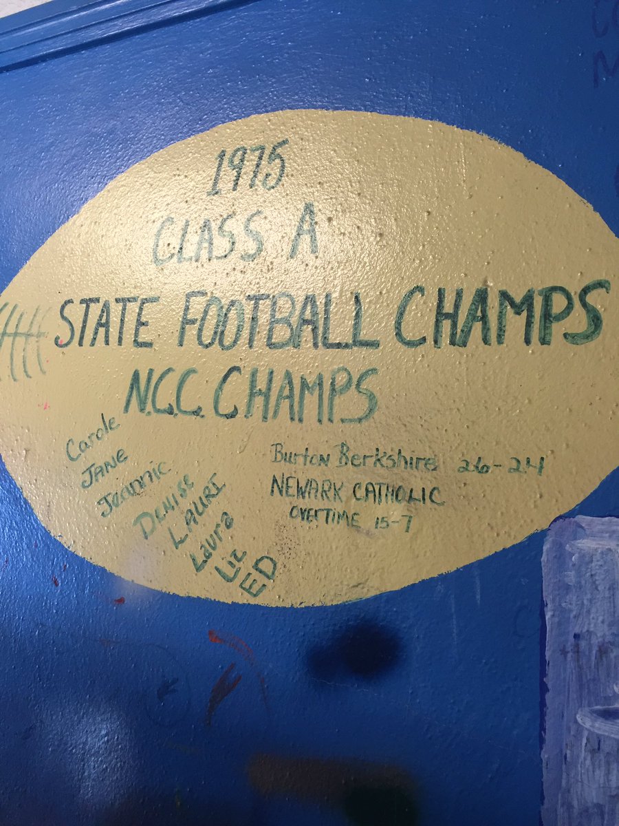 CHSBlueDevilSec's tweet photo. Oh the memories of the Cheer room! Found my name! #devilspirit https://t.co/WAniR9QuQy