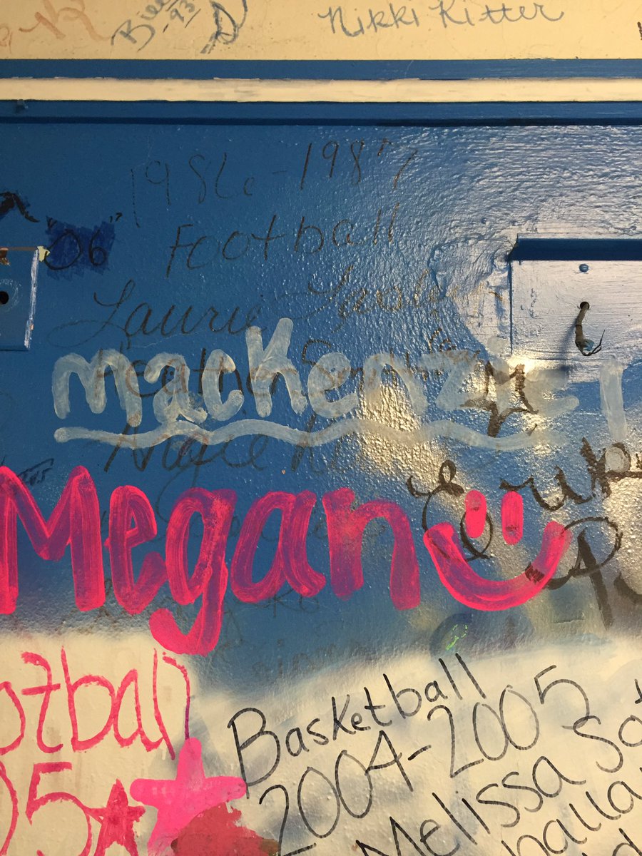 CHSBlueDevilSec's tweet photo. Oh the memories of the Cheer room! Found my name! #devilspirit https://t.co/WAniR9QuQy