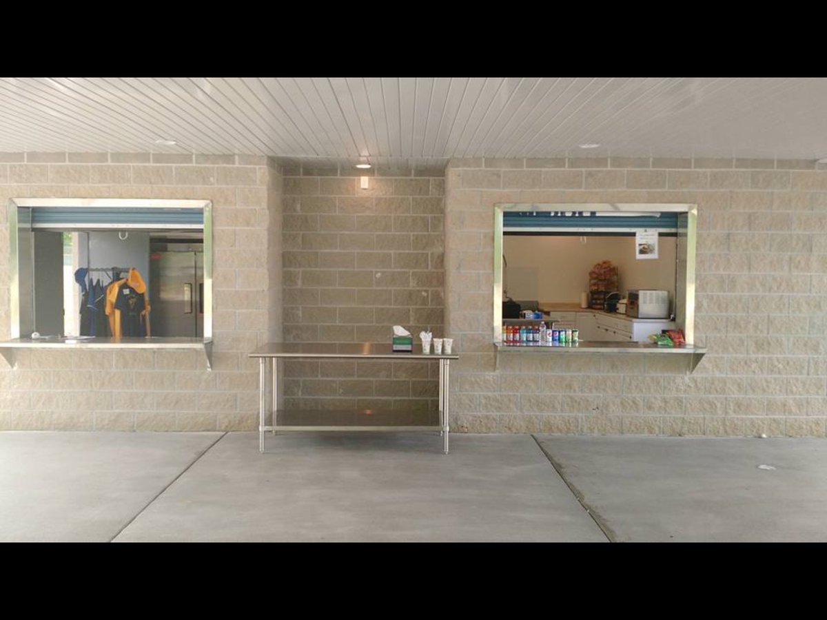 TreysField's tweet image. 🎶Buy me some peanuts and crackerjacks!! 🎶Treyton's Field of Dreams concession stand is open for business!!