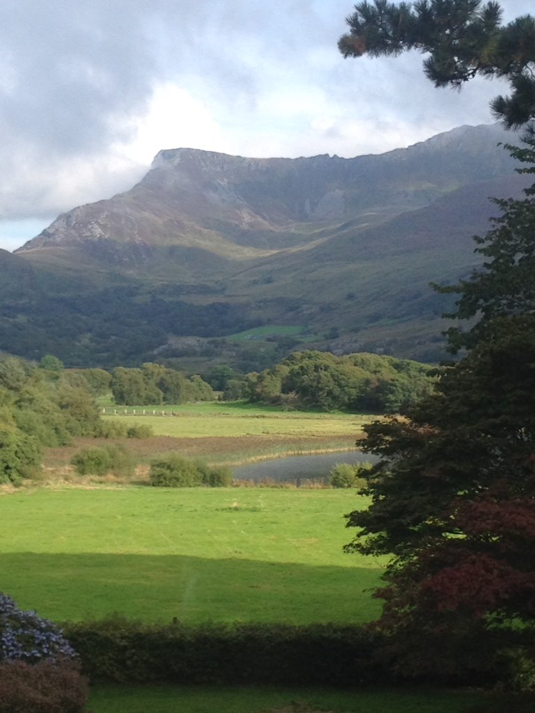 KoruDevelopment's tweet image. We'd love to learn to paint this view! @festival_learn #lovetolearn #art #mindfulpause