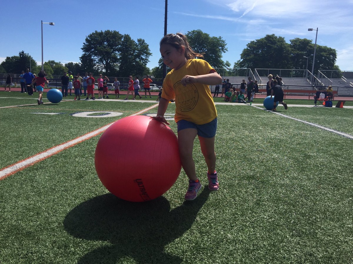 BrettRWoodcock's tweet photo. Field Days 2016 are off to a great start! #mremustangs https://t.co/ZIV24g9MbQ