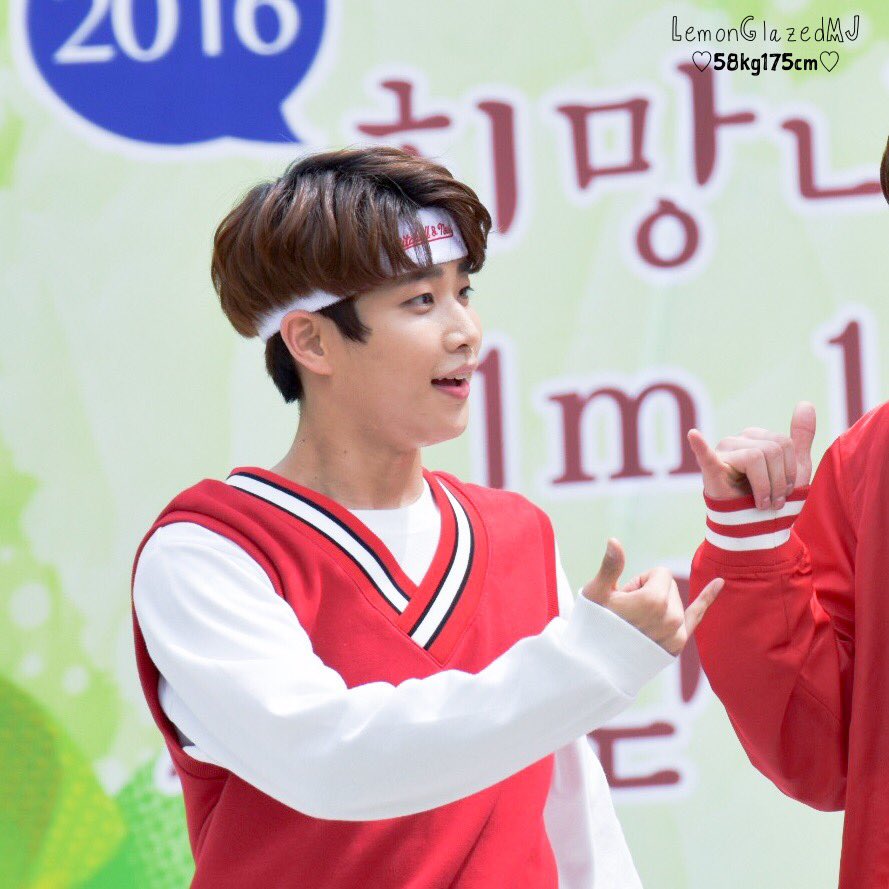LemonGlazed_MJ's tweet photo. 160423 수원 1M1원 자선 걷기대회 
#아스트로 #MJ #엠제이 #명준 #ASTRO @offclASTRO @fantagiomusic https://t.co/v4giMYSlqL