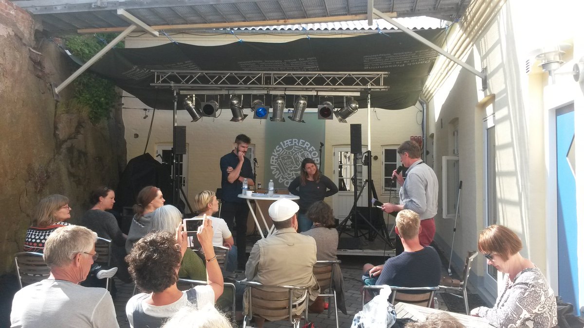 MarieHorlyck's tweet photo. Hvad er Alternativets skolepolitik? @carolinamaier forklarer hos DFL #hoved #hjerte #hænder #venligrevolution#fmdk https://t.co/5nSEppKVlL