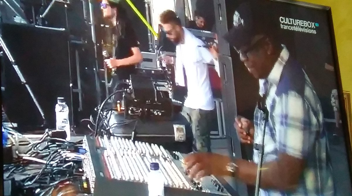 BarAMBIGU's tweet photo. Ya estamos viendo Sónar en directo desde Barcelona https://t.co/5RQlHaOPTj