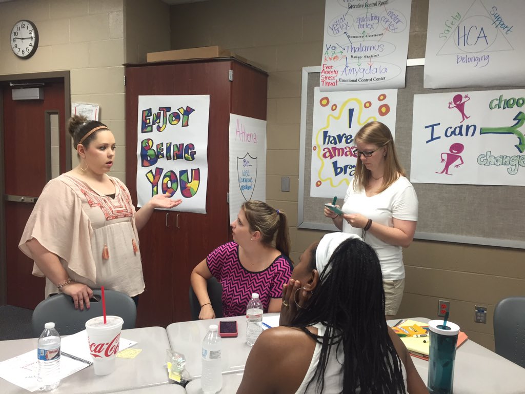 cfisd_ql's tweet photo. Creating IDT Team Posters!
#ThisIsSparta #300
@CyLakesFA https://t.co/ozO5jo8OdK