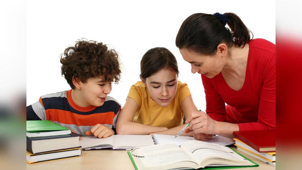 LaRedTV's tweet photo. ¿Cómo se debe apoyar a los niños con las tareas? Mira los detalles acá https://t.co/jxmqBmLNiw #MPLaLleva https://t.co/Pwq6WpC59A