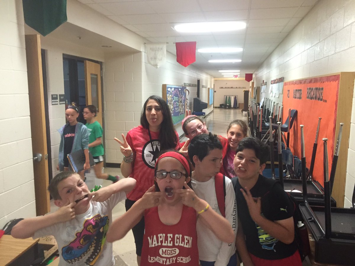 CarlyMillanSLP's tweet photo. I'm going to miss these friends! Have a great summer MG! 🎉☀️ @MGESChipmunks @MapleGlenPTO https://t.co/Li8hHqYoou