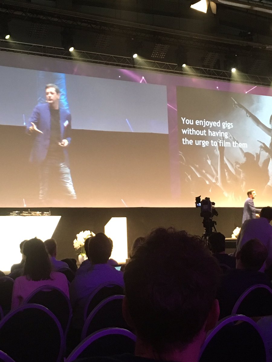 ne9's tweet photo. Almost enjoyed the gig without having the urge to take a 📸! Distupted by innovation,boeiend 👏🏻 @rikvera #webtomorrow https://t.co/2zZWIlbmXQ