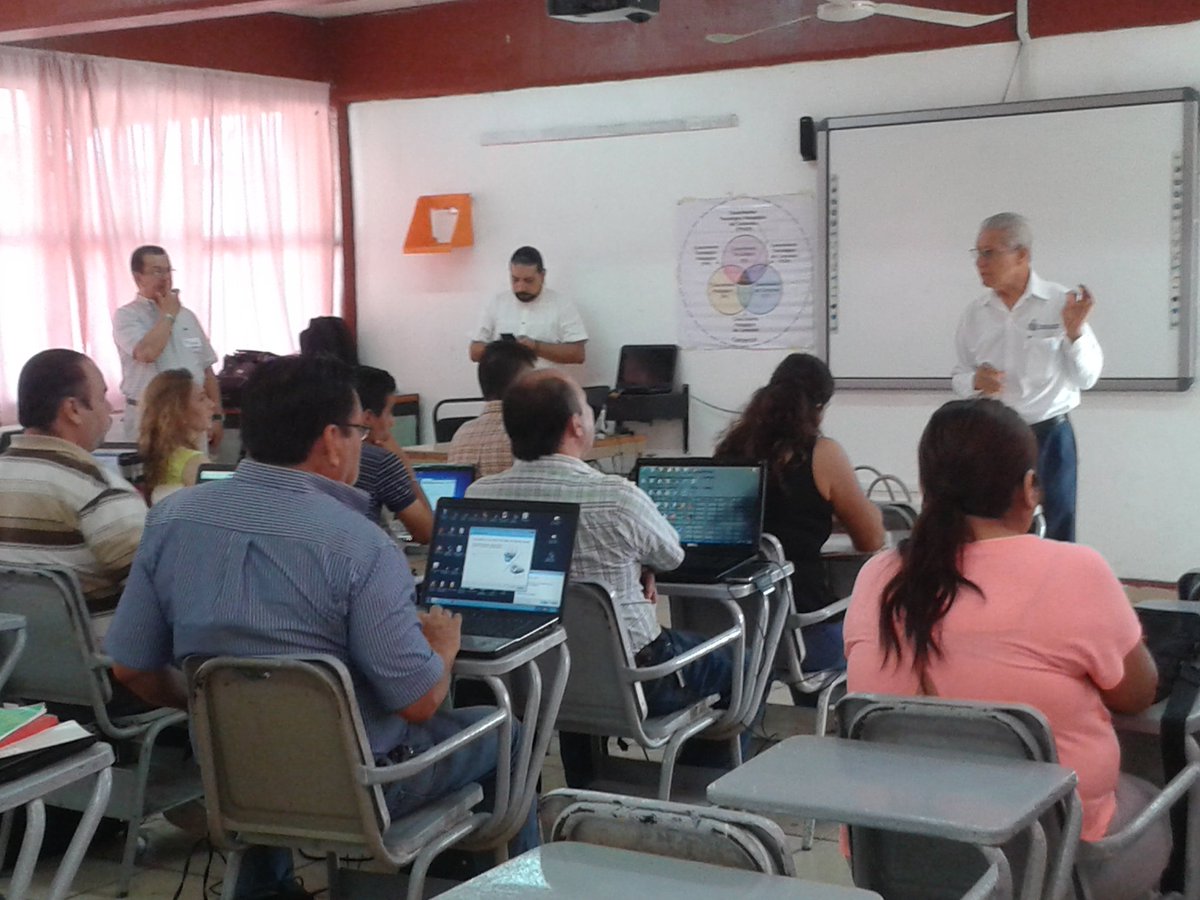HildaLoreto's tweet photo. Iniciando los trabajos #RegionSierraOccidental acompañados del Dr. @Teodomiropelayo  Sec. Tec. 81. @aulasinteractiv https://t.co/2ENAdlOLaN
